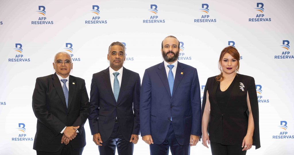 Jose Rafael Marti director general de operaciones de AFP Reservas Joel Santos gerente general de AFP Reservas