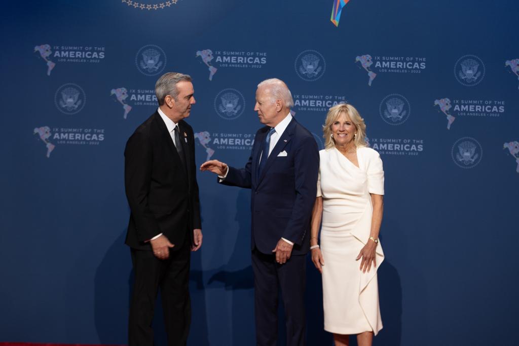 Abinader y Biden intercambian saludos en marco de la Cumbre de Las Americas