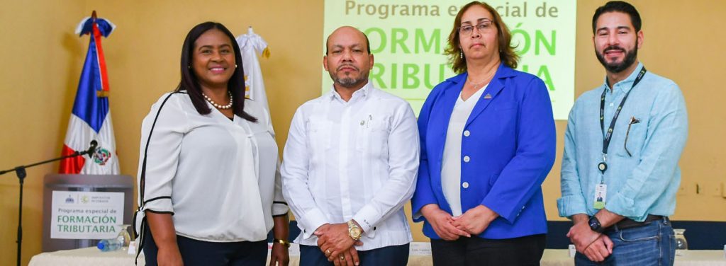 DGII inicia Programa Especial de Formacion Tributaria para 127 estudiantes de Haina