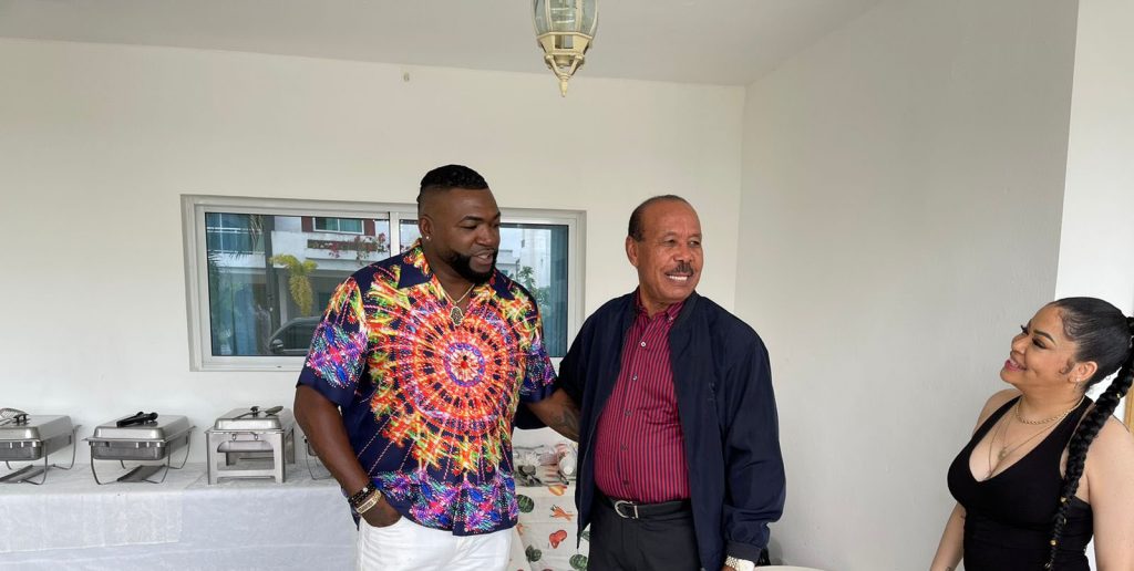 El Inmortal David Ortiz confirma estará en algunos de los actos del Bicentenario de la Fundación de San Cristóbal David Ortiz Jose Montas y Fedra Odil Santana