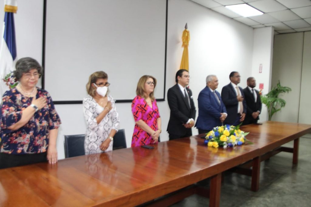 Hospital Regional Cabral y Baez realizo su graduacion de especialistas correspondiente al ano 20221