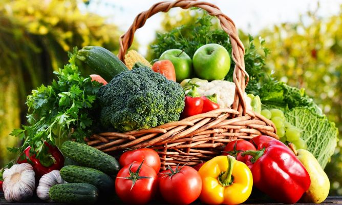 Alimentos con frutas y vegetales