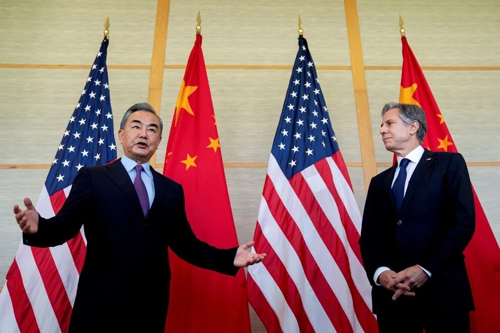 Antony Blinken se reune con el Ministro de Asuntos Exteriores de China Wang Yi