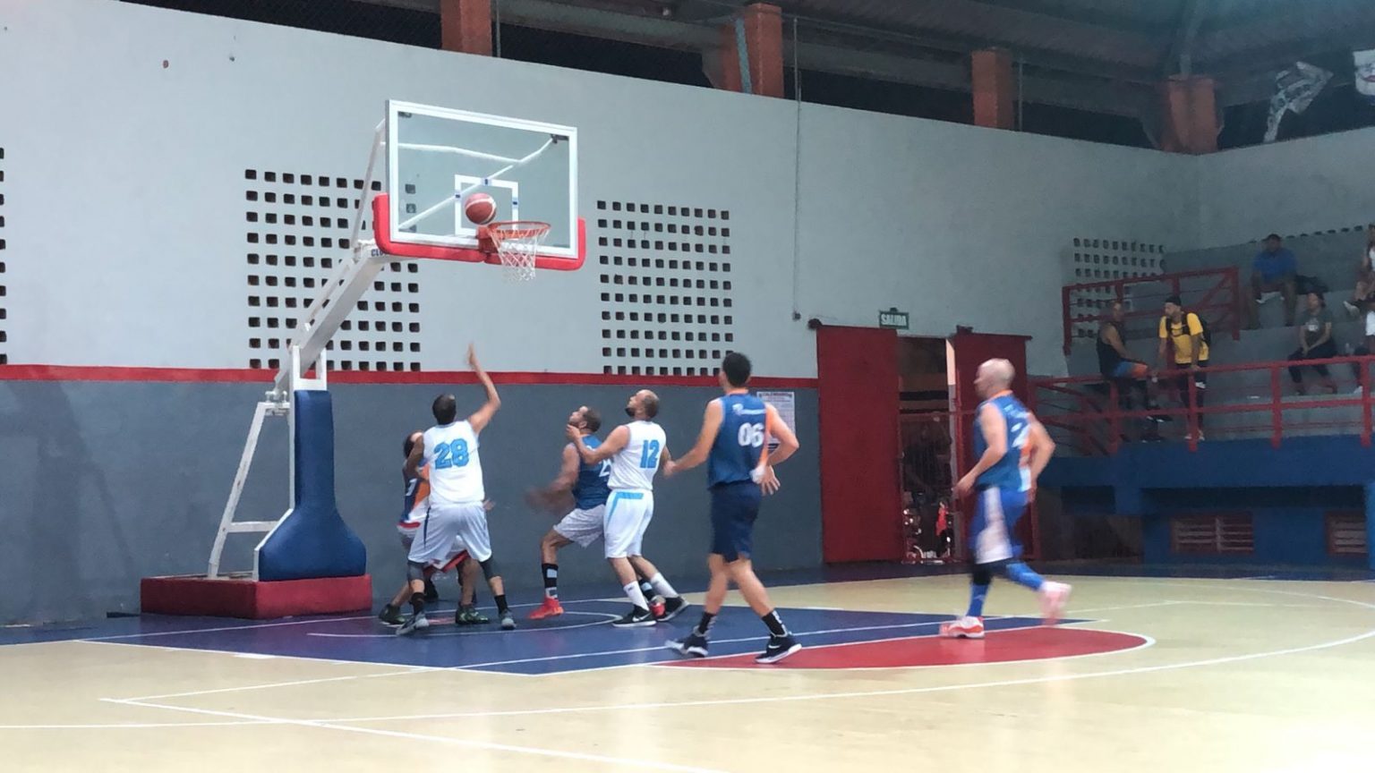 Edenorte y Coraasan ganan en baloncesto en la Continuacion del Torneo Gubernamental