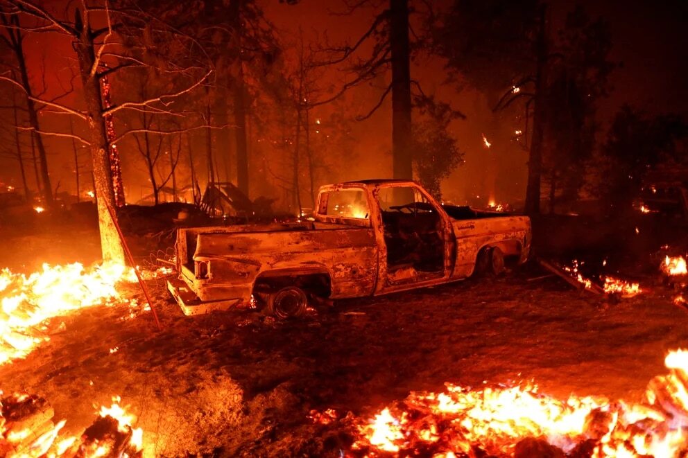 Estados Unidos sufre una extrema ola de calor y un descontrolado incendio forestal en California1