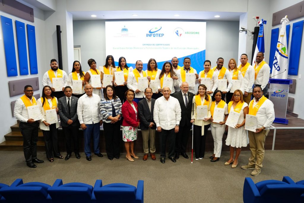 INFOTEP certifica regidores de 15 municipios INFOTEP certifica regidores de 15 municipios