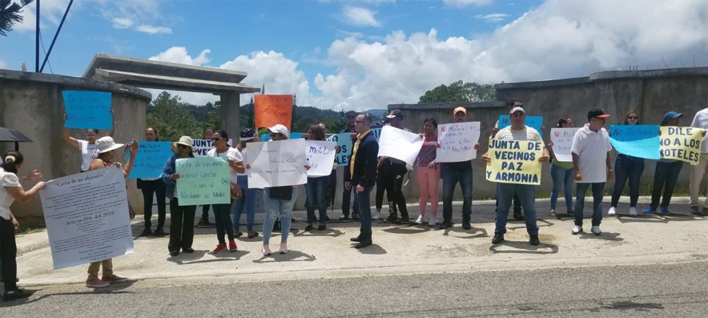 Protestan por construccion de moteles y dejadez de autoridades municipales
