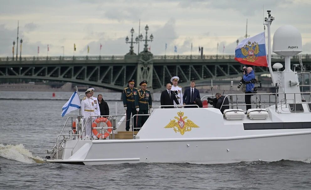 Putin anuncio que la flota rusa desplegara el nuevo misil hipersonico Tsirkon1