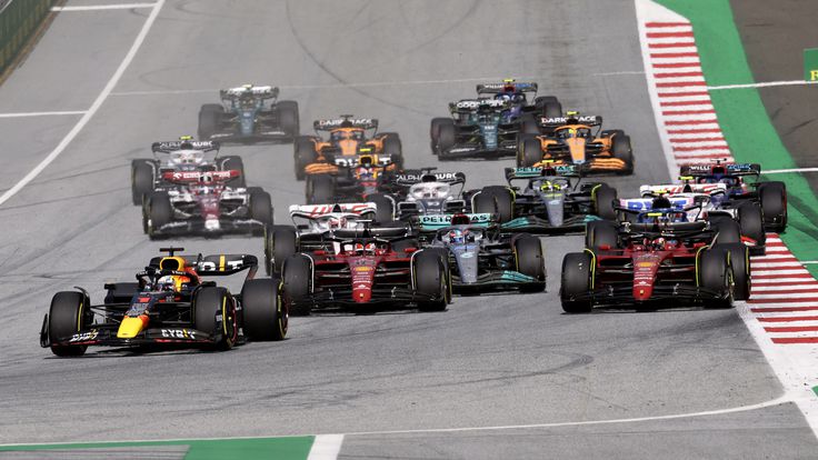 Verstappen comodamente el sprint en Austria1