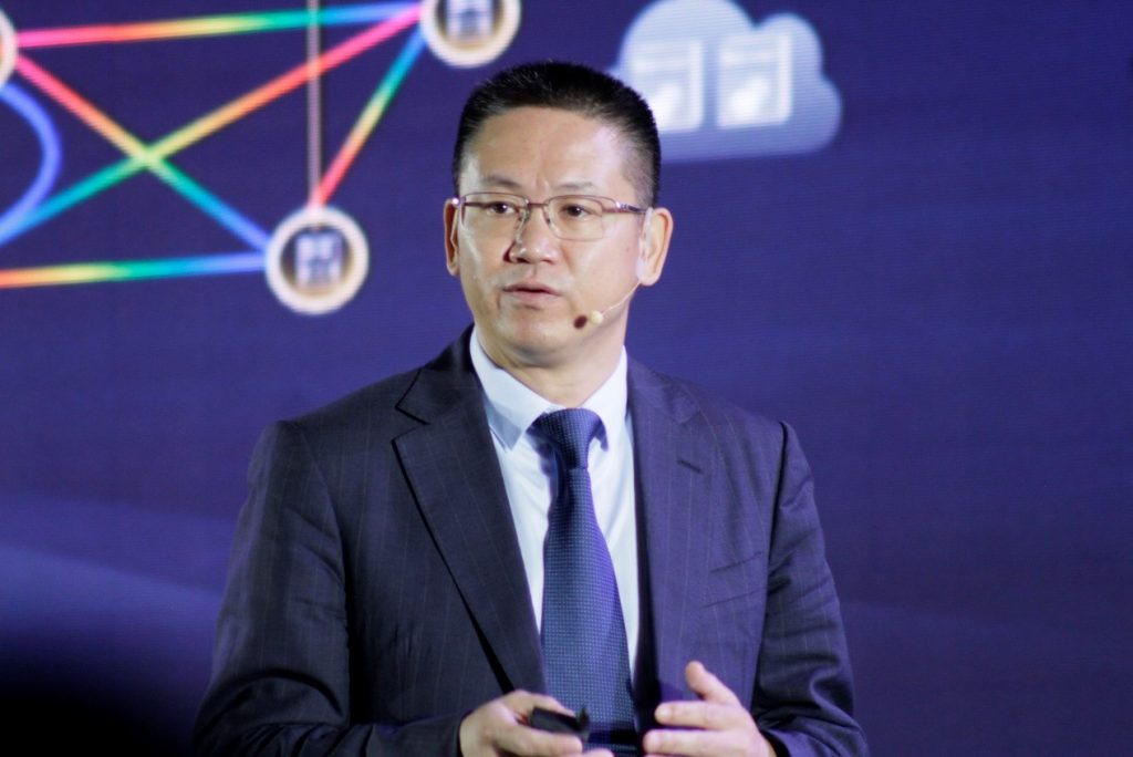 William Yue el CMO del negocio de Redes Fijas de Huawei