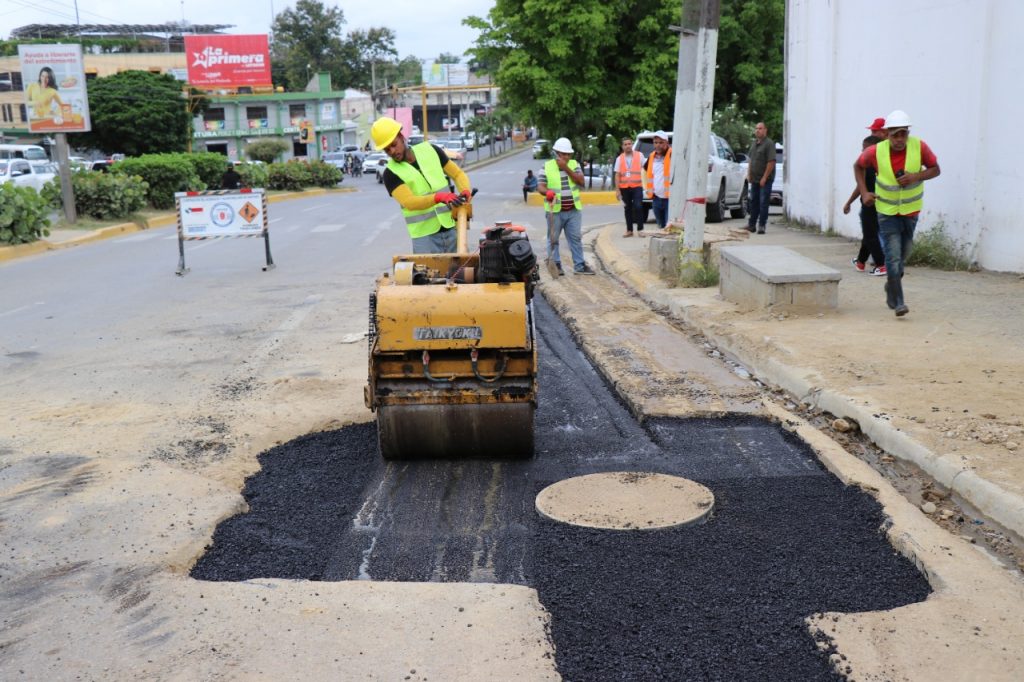 bacheo en vias intervenidas en Santiago