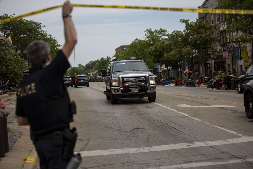 Al menos 6 muertos durante tiroteo en desfile en Chicago chicago shooting