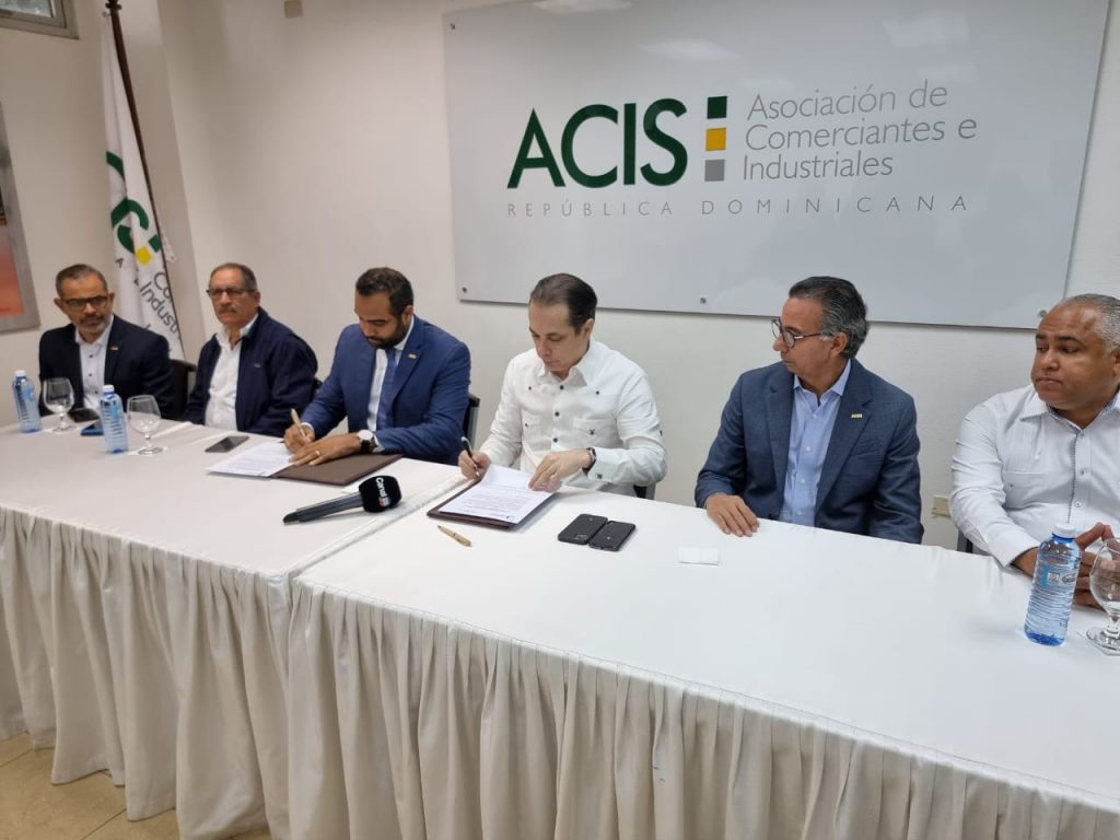 Asociacion Comerciantes e Industriales Santiago firmo acuerdo Consejo Economico y Social