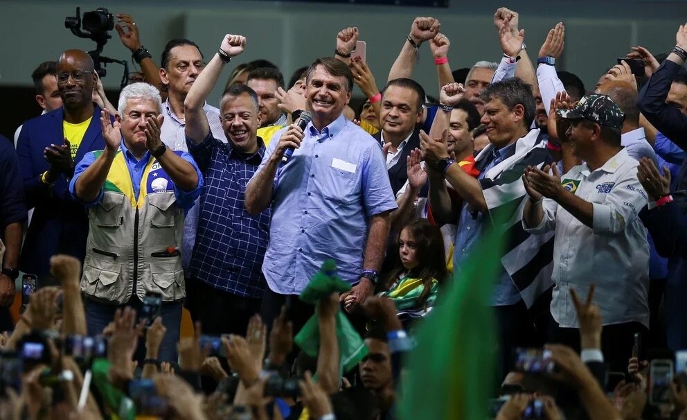 El presidente de Brasil Jair Bolsonaro habla en un acto durante su campana por la reeleccion