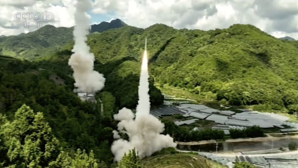 Misiles balisticos de China sobrevuelan Taiwan