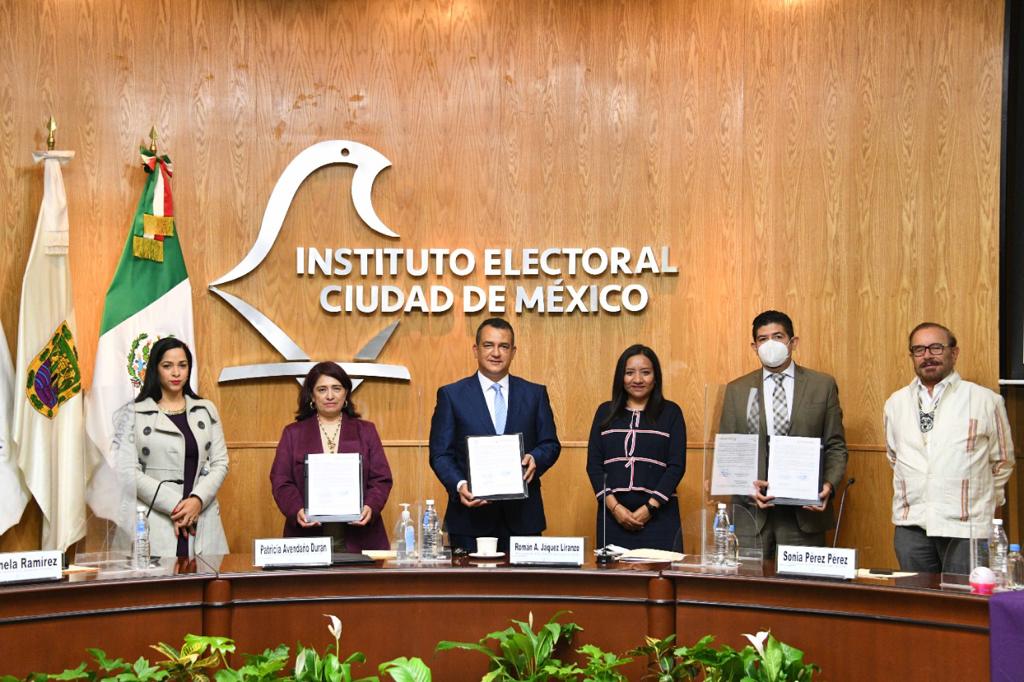 Presidente de la JCE inaugura oficina en Mexico y firma acuerdos con organos electorales1