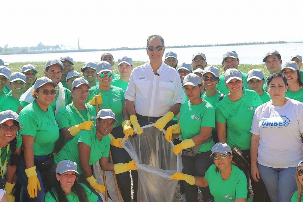 SeNaSa realiza segunda jornada de limpieza de playas1