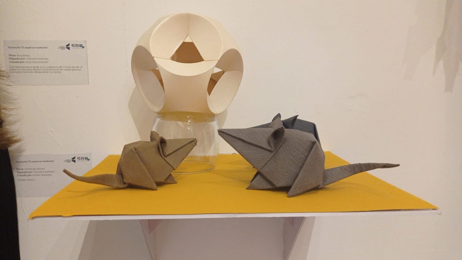 Uno de los conjuntos emblematicos de la exposicion de Origami en Galeria Babeque.