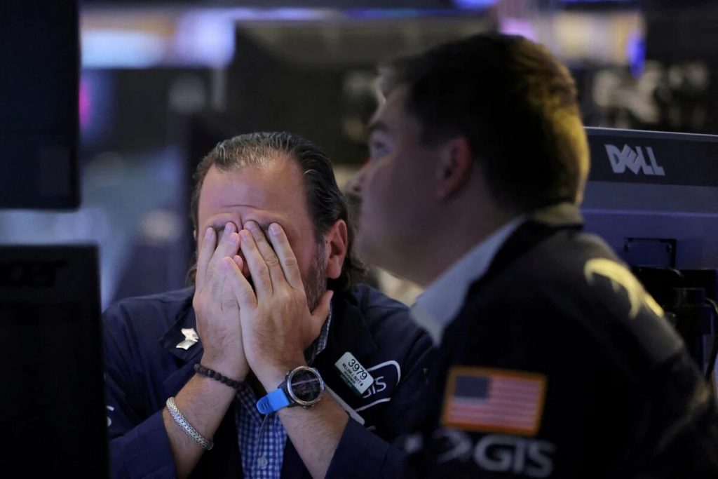 Wall Street cerro uno de sus peores meses