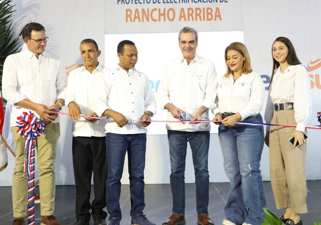 Abinader deja iniciadas y entrega obras por RD 5419.5 millones en Barahona y Ocoa