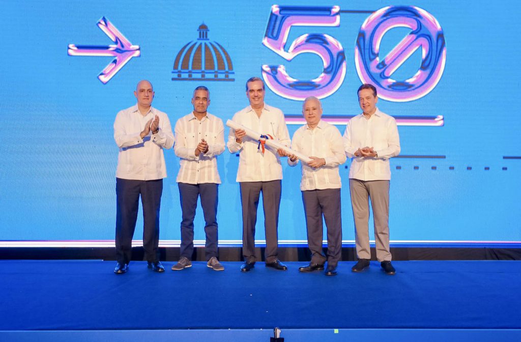 Abinader presenta estrategia de planificacion y desarrollo sostenible Santo Domingo 2050