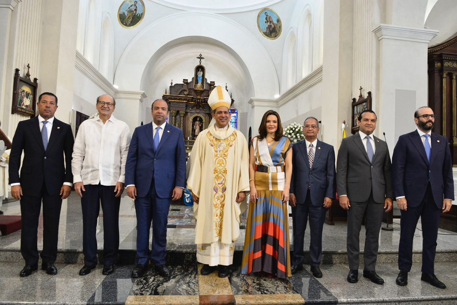 Banreservas celebra 81 aniversario con misa oficiada en la Catedral de Santiago