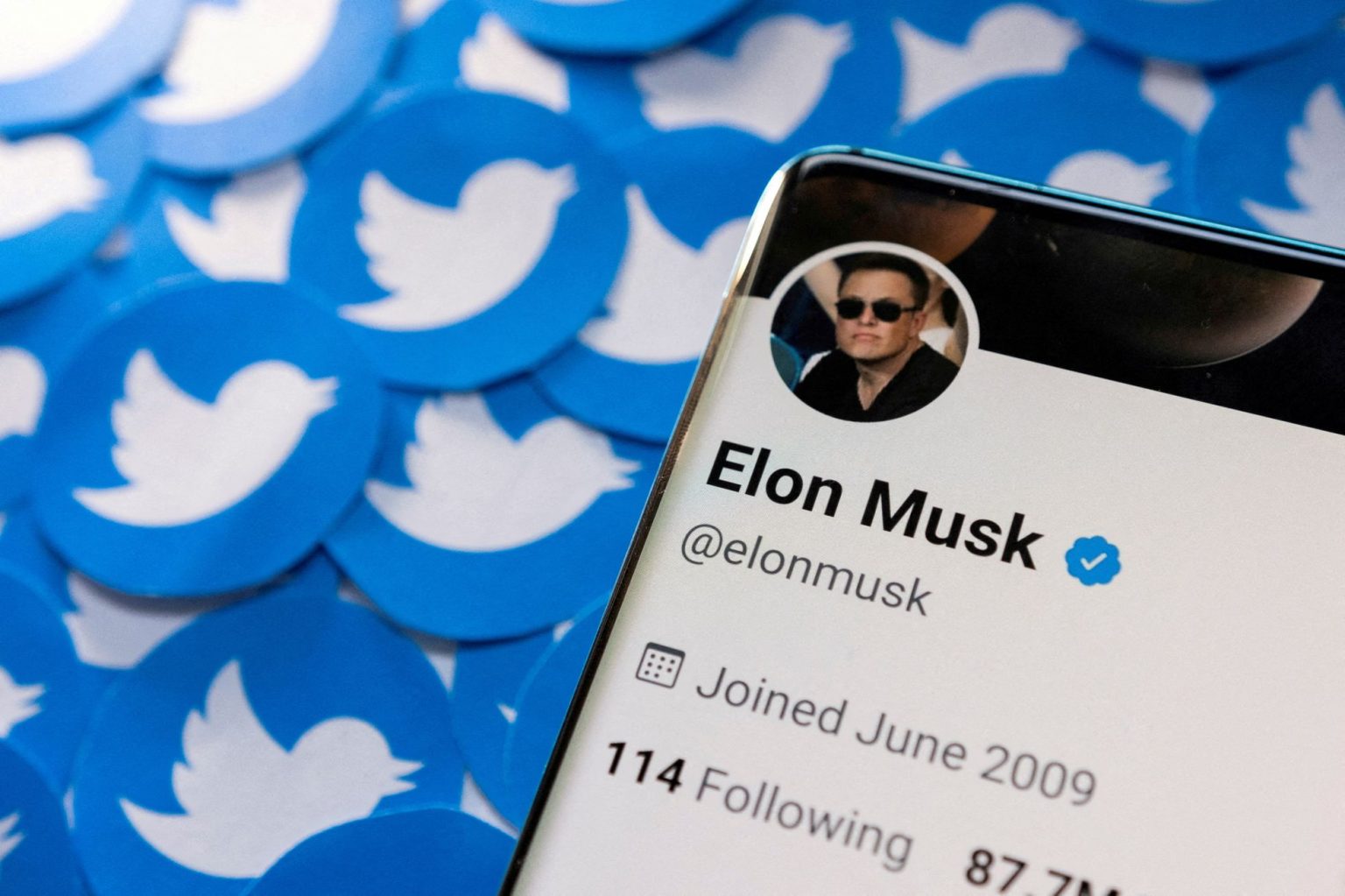 Elon Musk tira la toalla y propone seguir adelante con la compra de Twitter