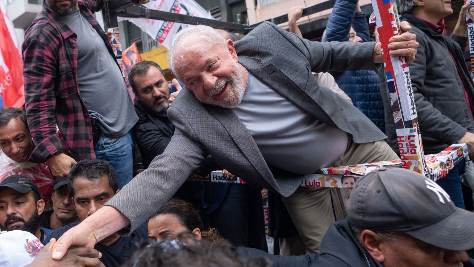 Lula inicia un mes de seduccion del votante que se quedo en casa