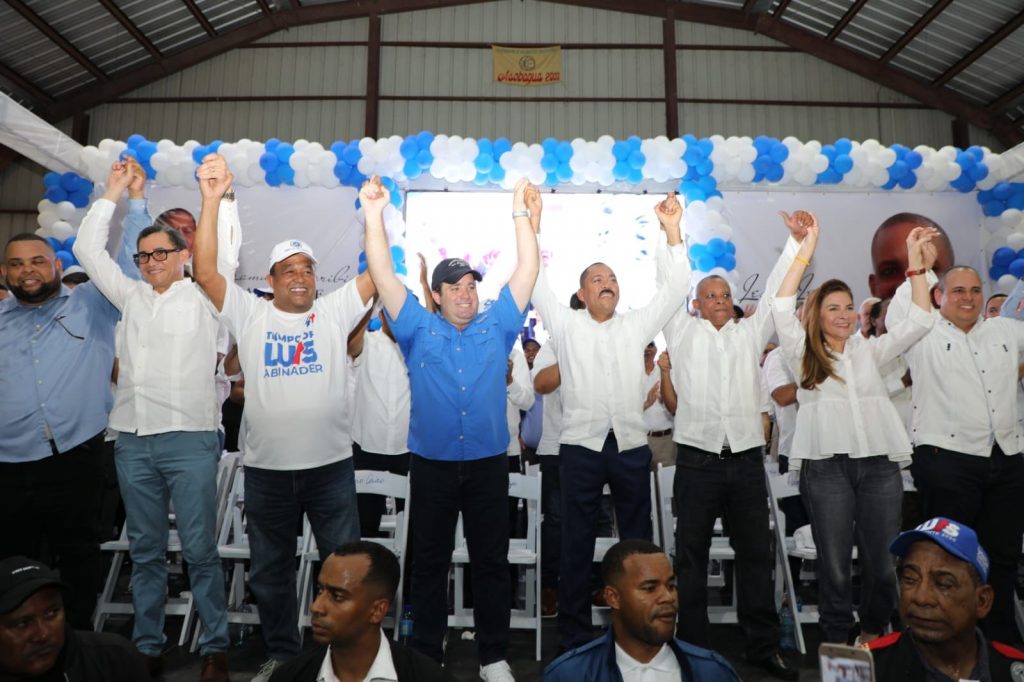 PRM juramenta a los alcaldes