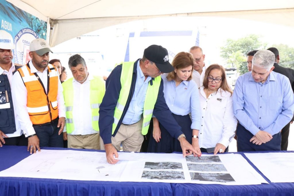 Vicepresidenta destaca sustitucion colector aguas residuales avenida 27 de Febrero aumentara capacidad de recoleccion