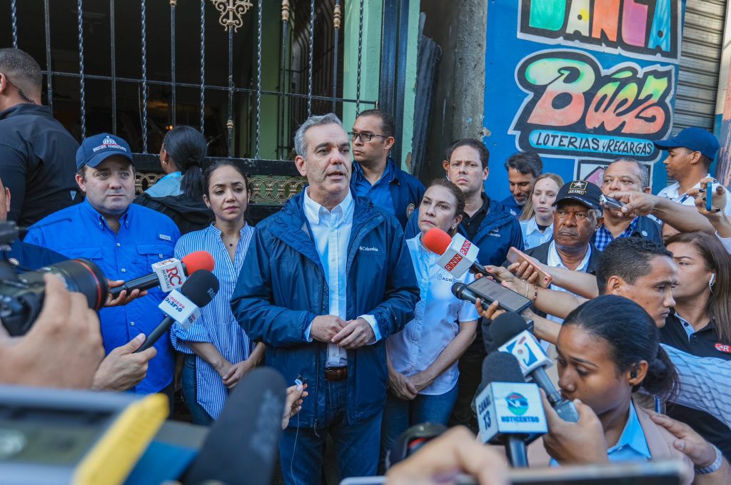 Abinader asegura mano amiga del Gobierno llegara a los afectados por lluvias