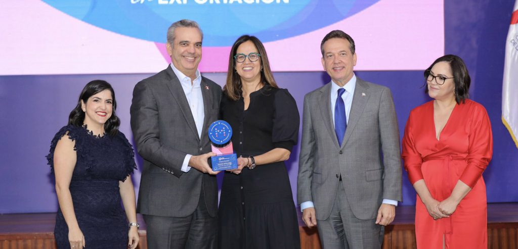 Abinader lina garcia y Ito bisono