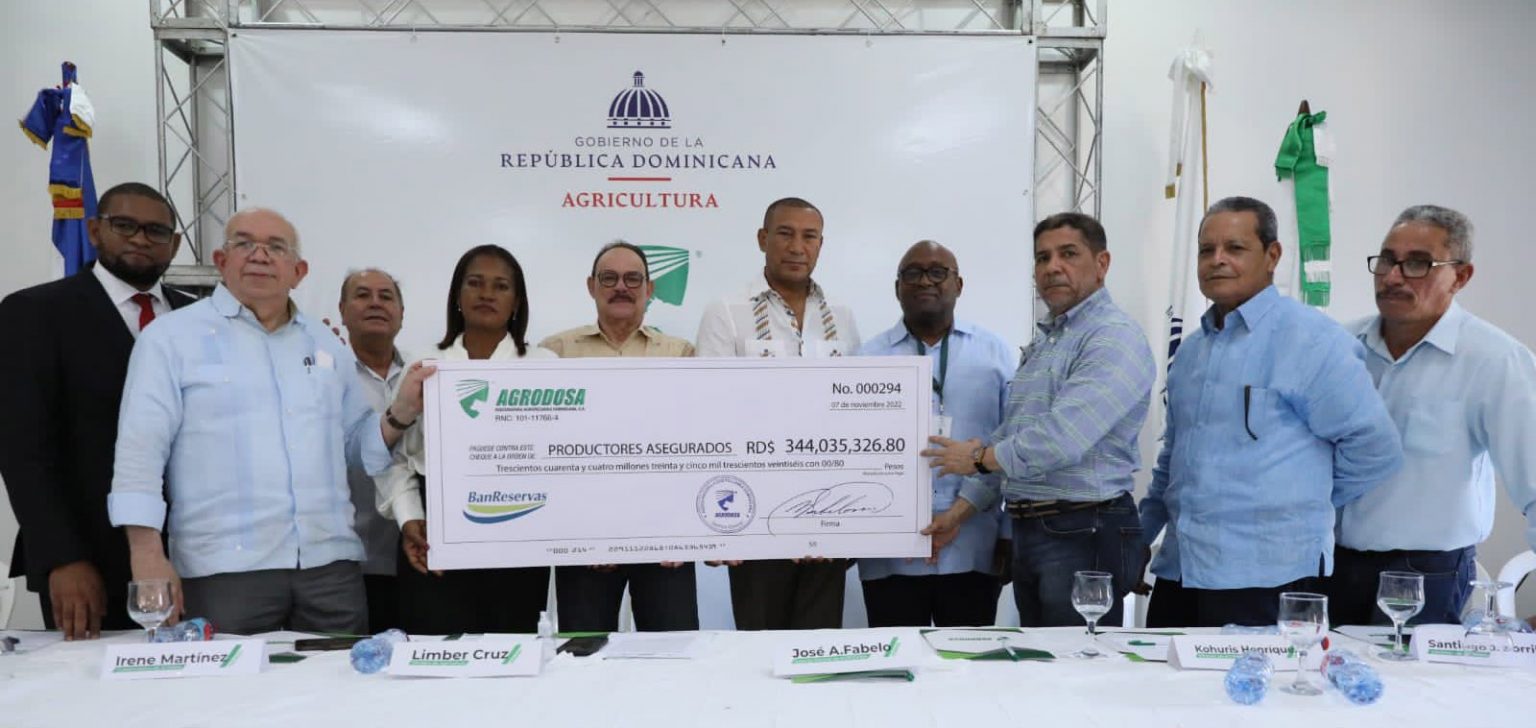 Agricultura continua entregando indemnizacion a productores afectados por Fiona