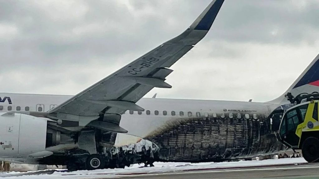 Avion de Latam sufrio accidente al aterrizar en el aeropuerto Jorge Chavez