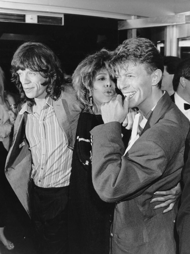 Mick Jagger Tina y David Bowie