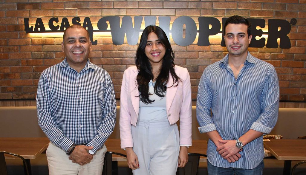 Octavio Callejas Alexandra Bodden y Domingo Bermudez