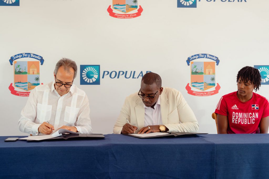 Popular y Alcaldia de Nizao remozaran cancha deportiva en comunidad de Marileidy Paulino1