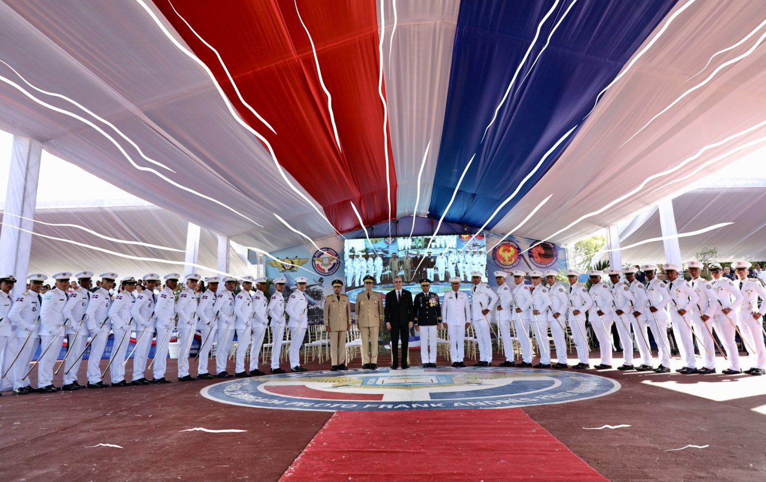 Abinader encabezo graduacion de 29 cadetes de la Fuerza Aerea de la Republica Dominicana