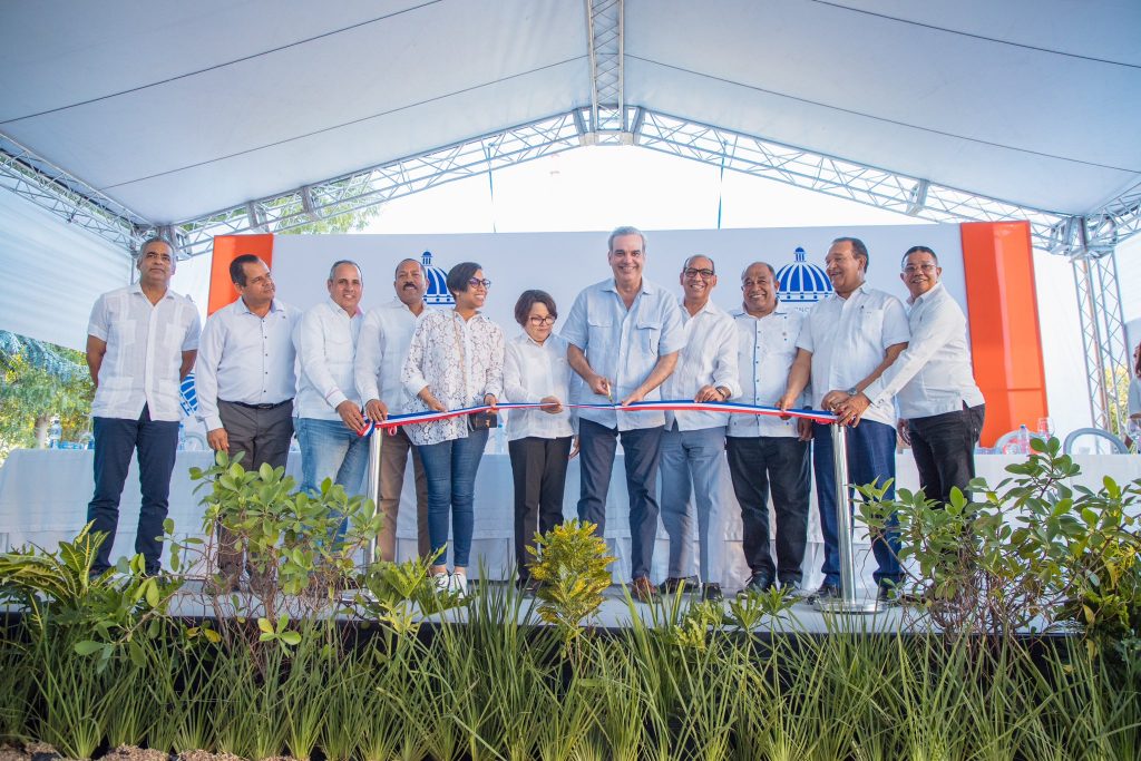 Abinader entrega en Montecristi modulos proyecto RECUPERAAgroRD por valor de 237 millones
