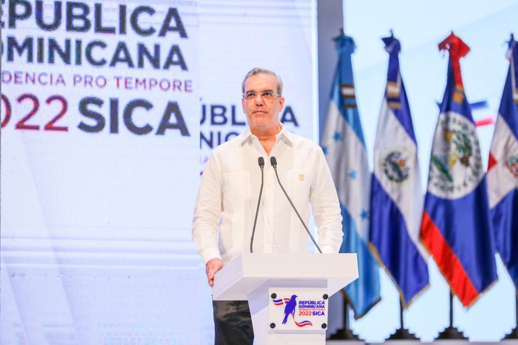 Abinader plantea fortalecer entes regionales