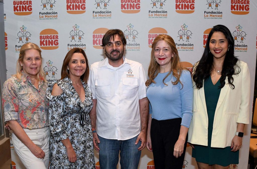 Margarita Turull Maria Jose Turull Padre Tomas Garcia Isabel Turull y Alexandra Bodden