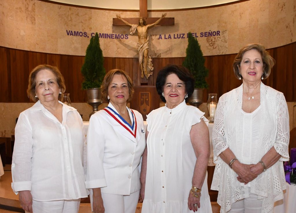 Maria Jesus de Mansfield Angelica Ginebra de Benitez Gloria de Selman y Roxana Dargam