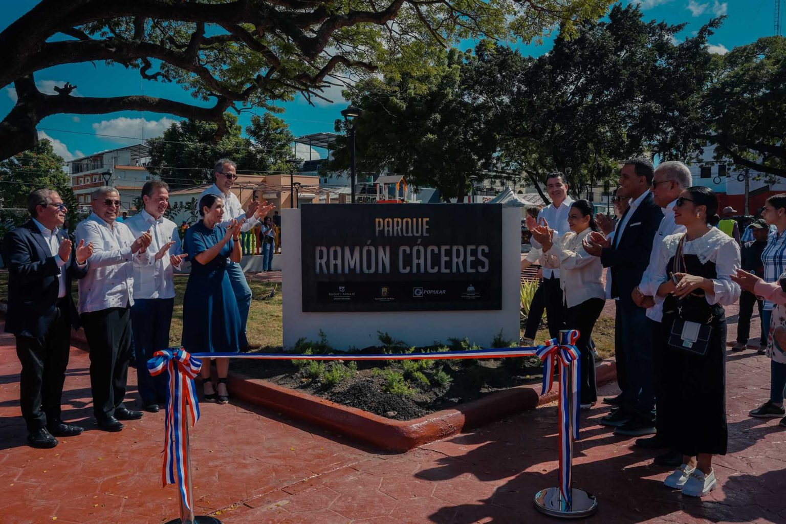 Popular MICM y Primera Dama remozan parque Ramon Caceres en Moca