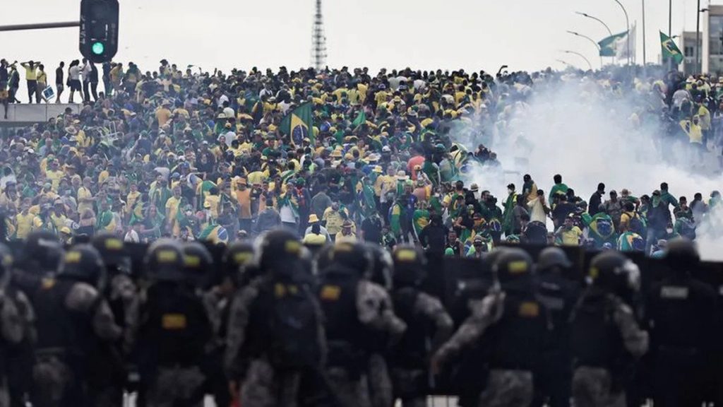 Lula decreta la intervencion del Distrito Federal tras violenta irrupcion bolsonarista en Brasilia