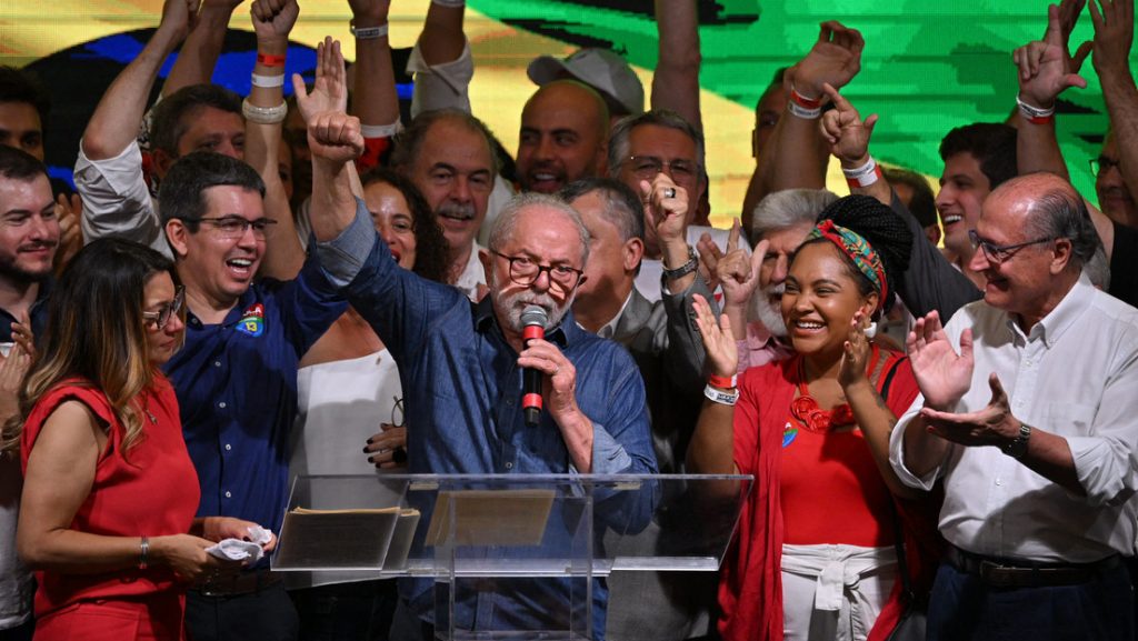 Lula hace historia al asumir su tercer mandato en Brasil1