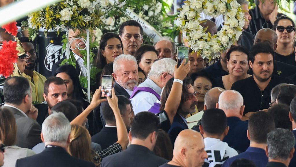 Lula llega al funeral de Pele en su primer compromiso oficial fuera de Brasilia