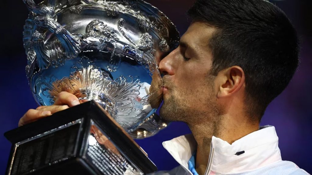 Novak Djokovic vencio a Stefanos Tsitsipas
