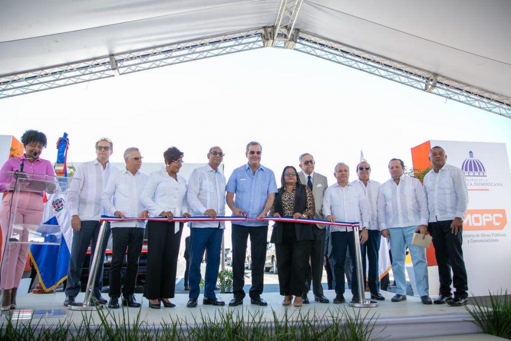 Abinader inaugura 6 nuevas obras en el Este