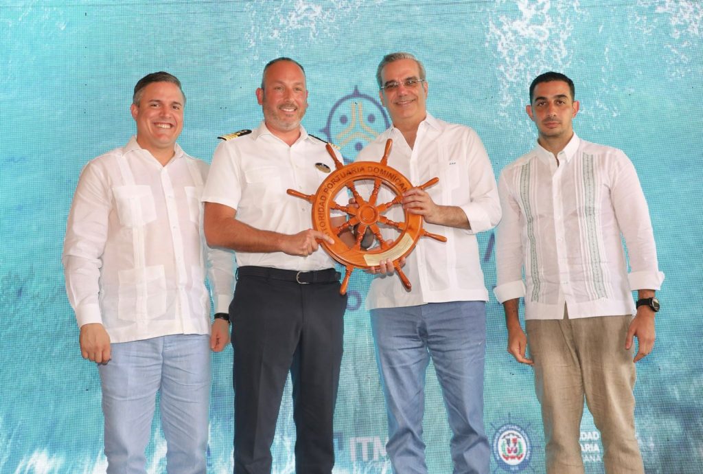 Presidente Abinader inaugura segunda etapa puerto de cruceros Taíno Bay en Puerto Plata Abinader inaugura segunda etapa puerto de cruceros Taino Bay en Puerto Plata