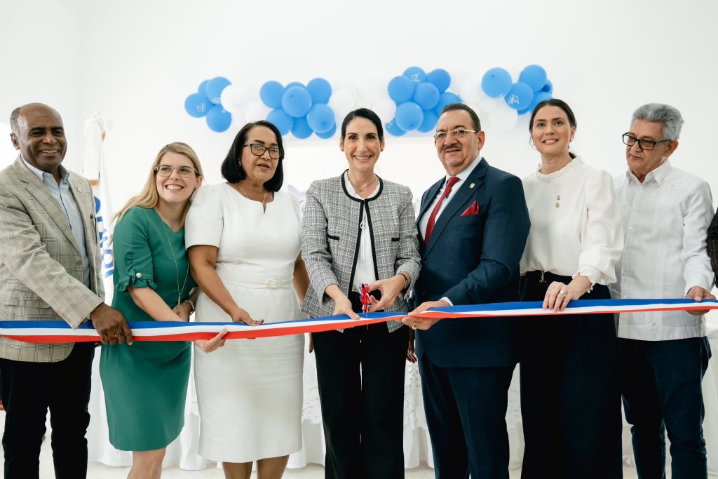 Primera dama inaugura CAIPI Villa Vilorio, en Hato Mayor, que beneficiará a 250 infantes CAIPI Villa Vilorio en Hato Mayor que beneficiara a 250 infantes